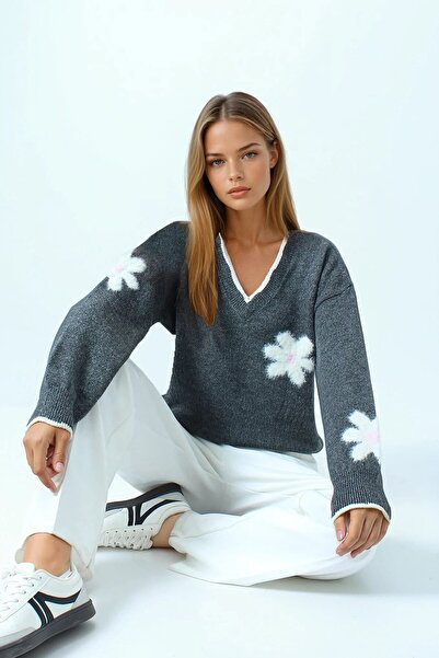 VAGGON Women's Gray Floral Detailed V-Neck Tasseled Knitwear Sweater Vs01054
