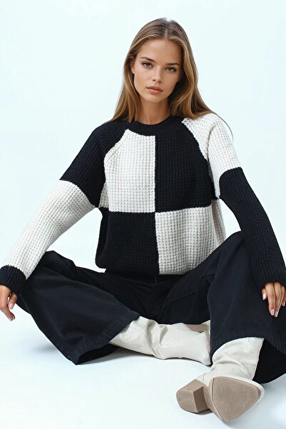 VAGGON Women's Black Crew Neck Color Block Textured Knit Sweater Vs01039