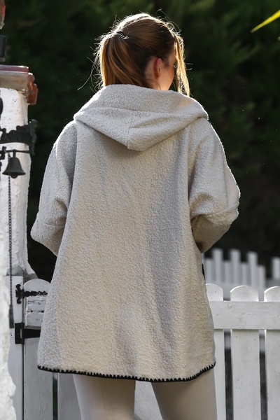 Chiccy Italian Cream Hooded Long Sleeve Zippered Pocket Shepherd Stitch Oversized Woven Jacket 78 75