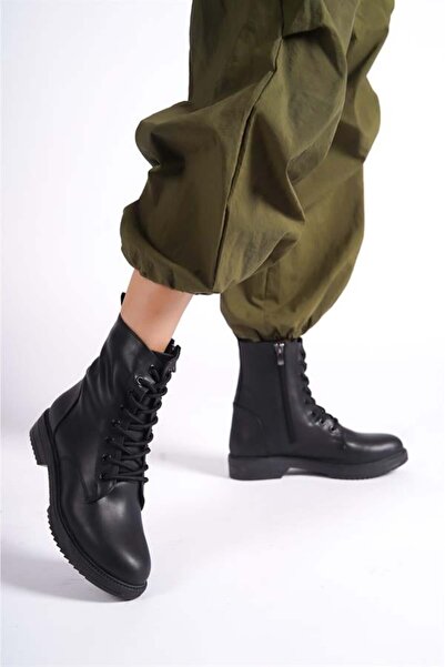 Difolia Kadın Postal Siyah Fermuarlı Bağcıklı Kaymaz Taban Bot 2306