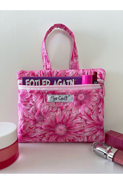 Ays Quilt حقيبة مكياج بمقبض منقوشة بالزهور الوردية