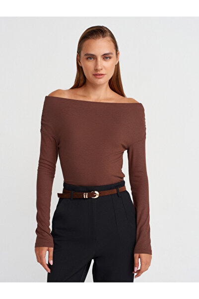 Dilvin 32115 Top cu umeri expusi - maro deschis