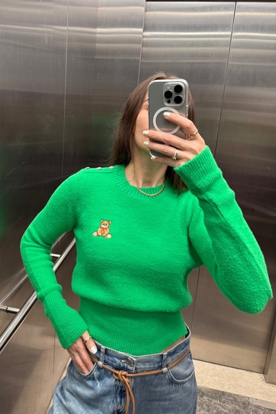 Noi Belis Πλεκτό πουλόβερ με μαλακή υφή με κέντημα αρκουδάκι AW25KZ0031