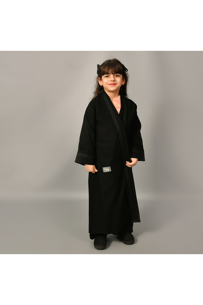 lamha abaya Abaya Zahra Lamhha No. 8 with a collar and sleeves striped with open lines