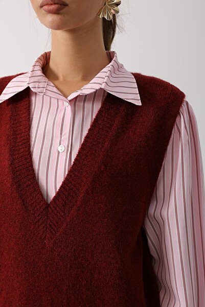 VAGGON Women's Pink V-Neck Knitwear Sweater and Striped Shirt Set Vs01137