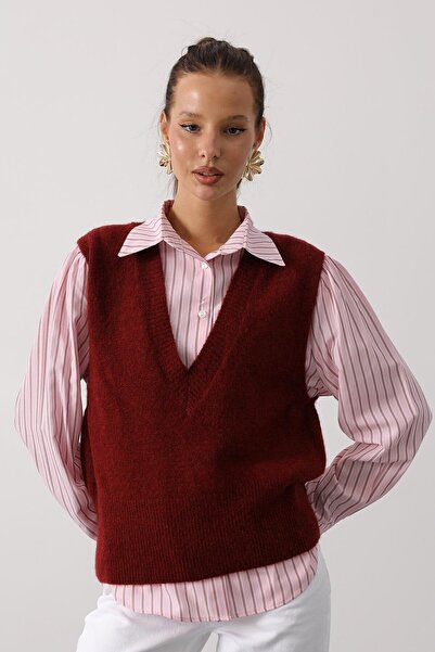 VAGGON Women's Pink V-Neck Knitwear Sweater and Striped Shirt Set Vs01137