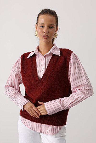 VAGGON Women's Pink V-Neck Knitwear Sweater and Striped Shirt Set Vs01137