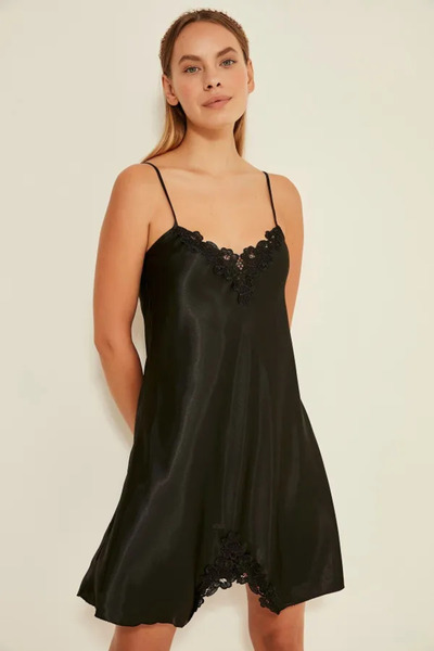 Dominant Nightgown in Satin, Universal Size, Black