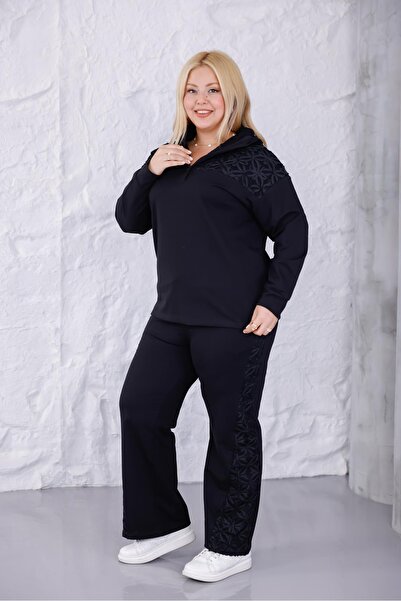 Siyezen Plus Size Embossed Floral Detailed Modal Fabric Suit