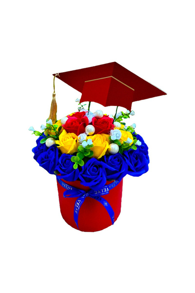 velve Aranjament floral pentru absolvire, in cutie rotunda cu trandafiri si p...