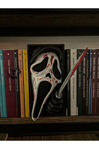 hayatvesanat الصرخة / تمثال المكتبة / حامل الكتب