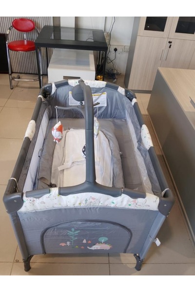 DEC34 Practical and comfortable children's bed with a luxurious design