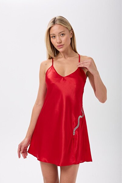 Crystal Life Saten Kadın Gecelik – Çapraz Askılı, Yırtmaçlı, Taş Detaylı
