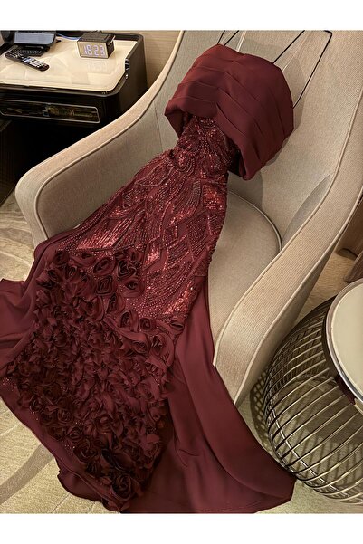 Wareef This dress is a luxurious royal evening dress.