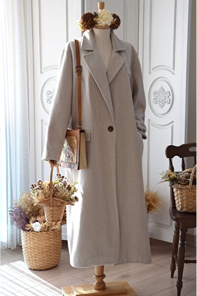 EMİNOS BUTİK معطف ناعم منقوش بنمط عظم السمك باللون البيج