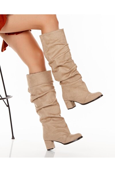 BERFONA PUSİ БЕЖОВИ ТЕЛЕШКИ СУЕДЕНИ ОБУВКИ С 5 СМ ТОКОВЕ И КОЛЕНА