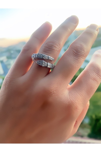 VEGALUXE Steel Snake Ring Adjustable