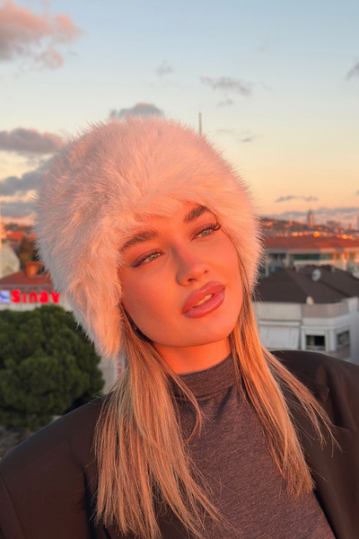 Mavelle Women's White Russian Style Kalpak |   Slavic, Mongolian Faux Fur Women's Hat