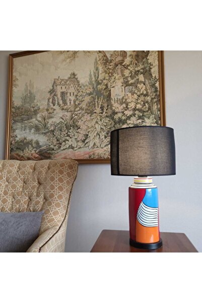 Shihon Shehon table lamp with a stylish and modern design