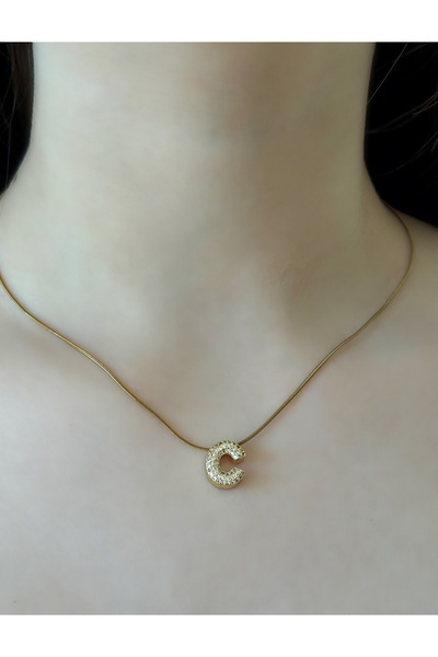 GİS JEWELRY قلادة على شكل حرف 'C' مصنوعة من الفولاذ الذهبي مع حجر