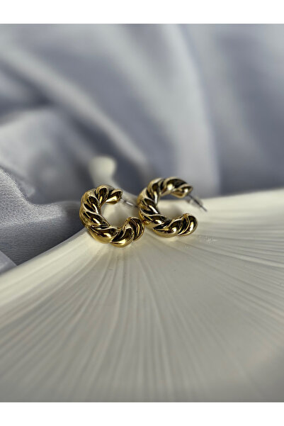 lesuvera أقراط دائرية صغيرة بنمط ذهبي ملتوي