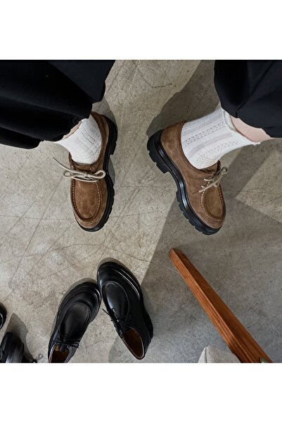 ÇAĞLAR AYAKKABI Dışı hakiki süet, içi orijinal dana derisiyle üretilmiştir, ş...