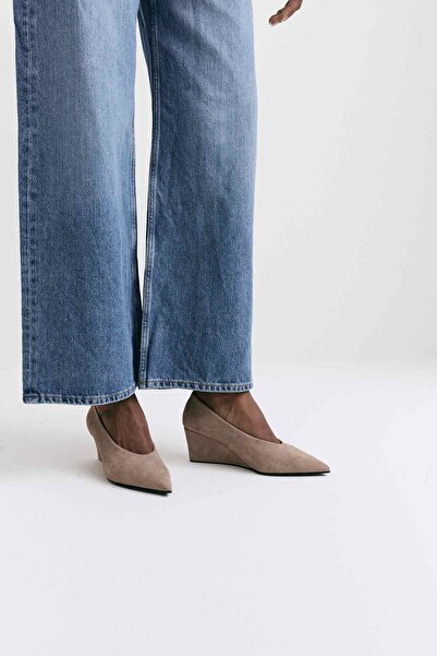 LUTVELIZADE Topuklu 2542 - Sivri Burun Dolgu Vizon Süet Kadın Topuklu