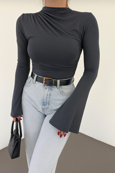 Butik Beyza Gathered Spanish Sleeve Blouse