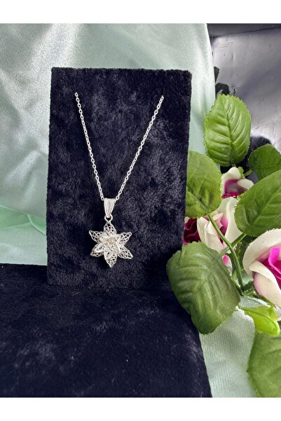 Sahra Gümüş düz yapraklı lotus çiçeği motifi el işi telkari gümüş kolye