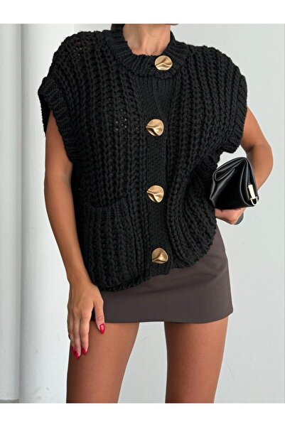 buqre's moda Knitted Big Button Sweater Vest