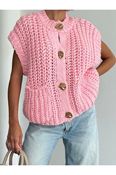 buqre's moda Knitted Big Button Sweater Vest