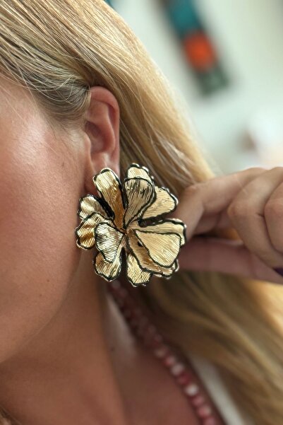 Trendy Butik Gold Flower Earrings