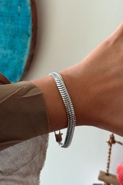 Trendy Butik سوار سلسلة متشابكة فضية اللون من شوبينغ