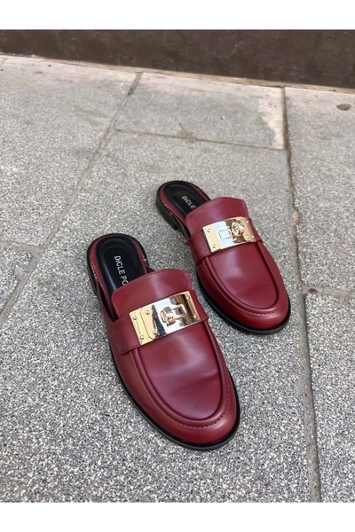 diclepolat Women's Burgundy Metal Buckle Closed Toe Mule Loafer Slippers