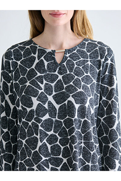 LC Waikiki Λαμπερές επιλογές από το Shining Store |   Μπλούζα με σχέδιο με λαιμόκοψη