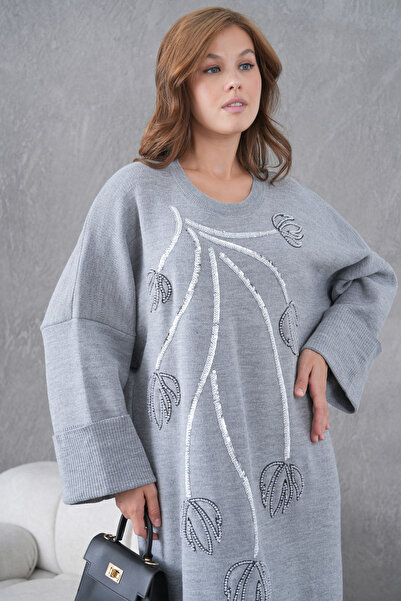 Miss Allos Kadın Önü Cam İnci Ve Pul Payet İşlemeli Geniş Kalıp Uzun Triko Elbise