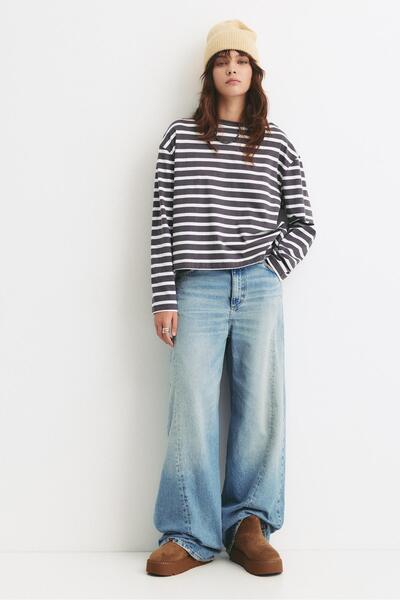 Pull & Bear Boxy fit long-sleeve T-shirt