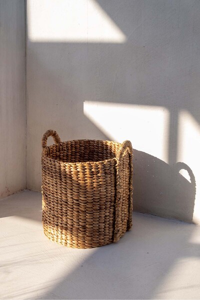 Barine Round Long Handle Basket Made from Water Hyacinth Fiber 51X47 cm