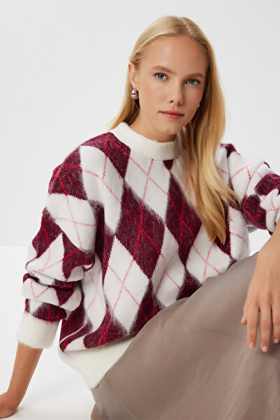 Lovelyİstanbul سترة تريكو كبيرة الحجم بنقشة البقلاوة LMT0043 EKRU BORDO