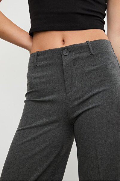Stradivarius Geniş paça kumaş pantolon