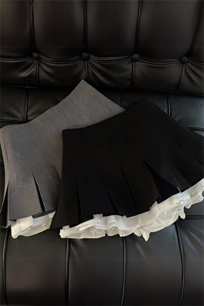 Karakedi Fusta neagră plisată albă