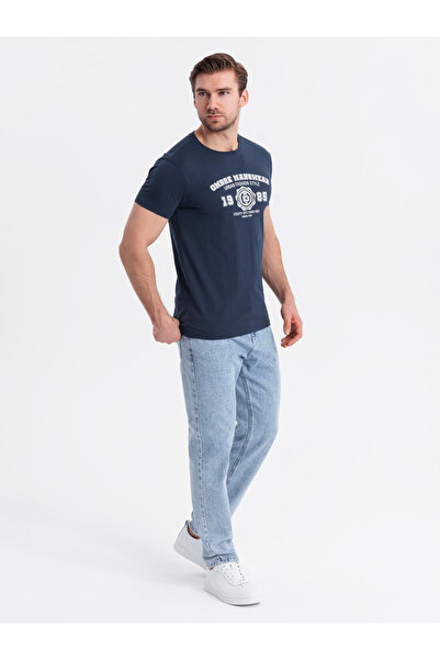 OMBRE Pánské bavlněné tričko s potiskem ve vysokoškolském stylu - tmavě modré V3 OM-TSPT-0137 L