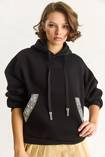 Bianco Lucci Kadın Kapüşonlu Etnik Şerit Detaylı Kanguru Cepli Şardonlu Sweatshirt 6871 60283557