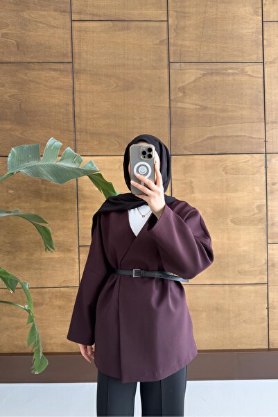 Rimel Moda سترة أكسفورد ذات حزام باللون الأحمر الداكن