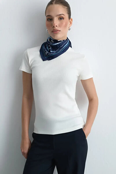 Gusto Короткий рукав Basic Бавовняна футболка - Екрю