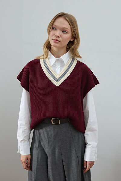 Ceylan Otantik Burgundy V-Neck Sweater