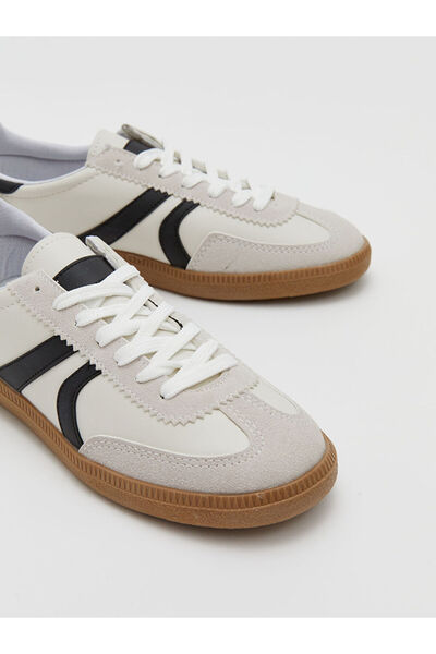 LC Waikiki Shining Store'dan Işıltılı Seçimler | Süet Görünümlü Kadın Spor Ayakkabı