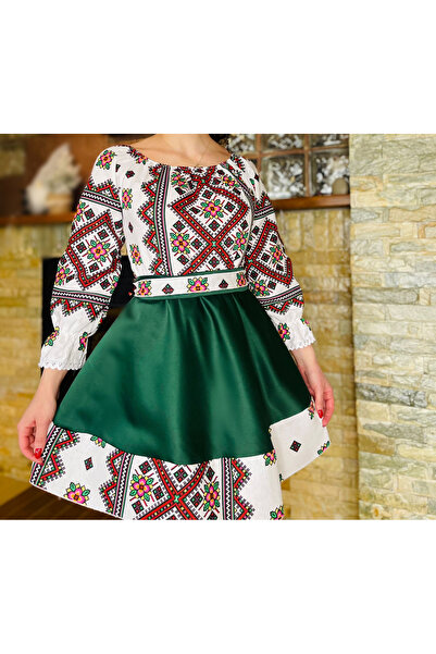 Ie Traditionala Traditional dress stylized with Laura 16