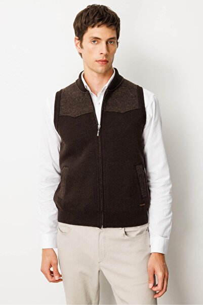 Desen Triko Men's Judge Collar Felt Wool Vest with Chest and Pocket Details, Dark Brown