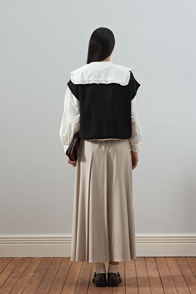 Ceylan Otantik Black V-Neck Sweater